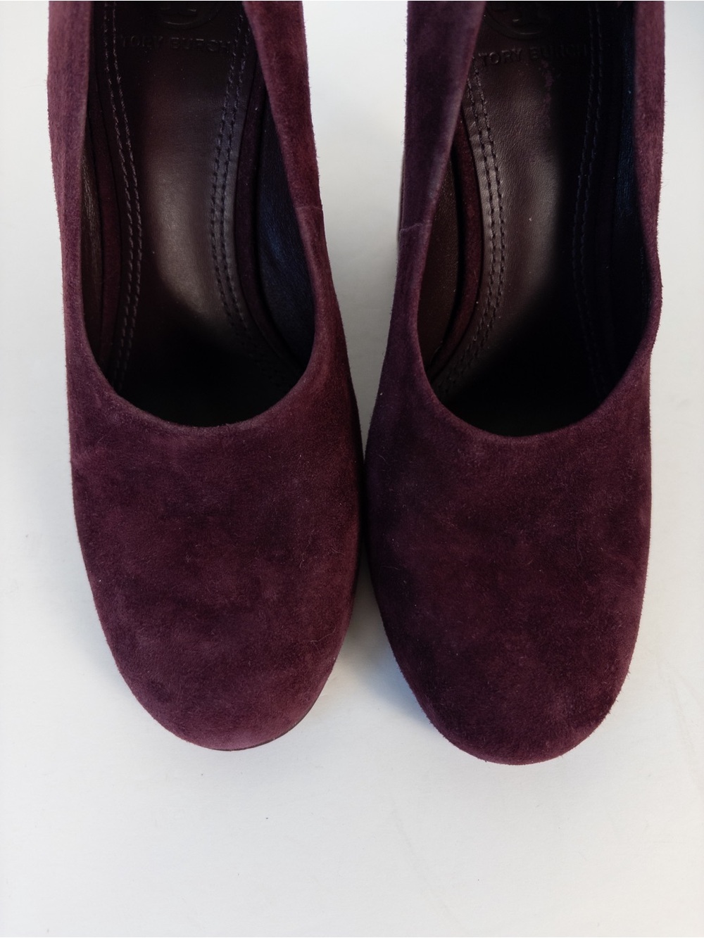 Tory Burch Lucia Suede Pumps in Burgundy Fig - Picture 5 of 14